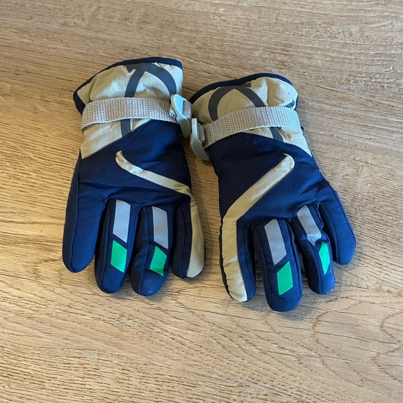 Toddler Snow Gloves - Picture 1 of 3